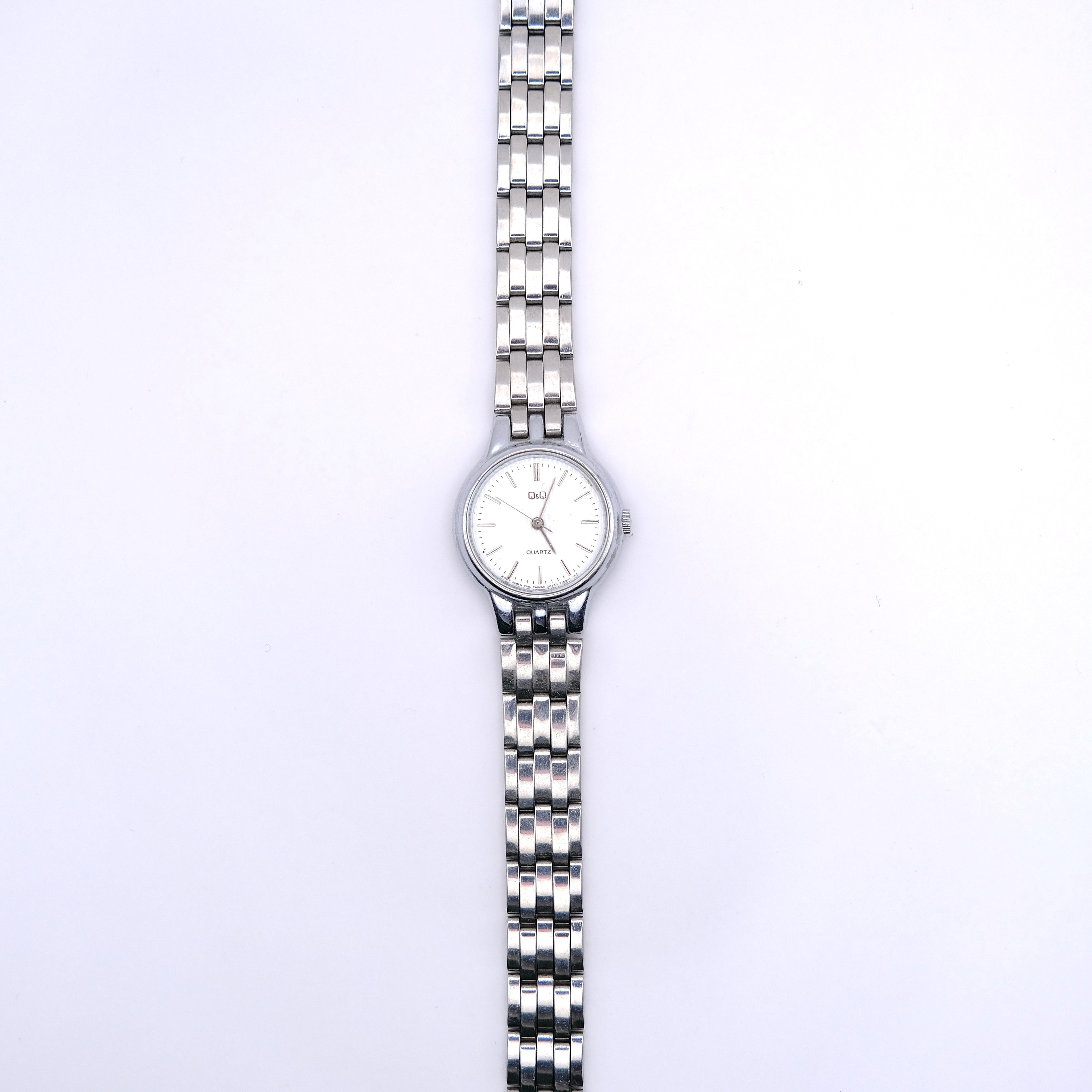 lot bijoux, parfums montre ( ancien et fantaisie ) (D'occasion) à Genthod pour CHF 55 - avec lot bijoux, parfums montre ( ancien et fantaisie ) (D'occasion) à Genthod pour CHF 55 - avec