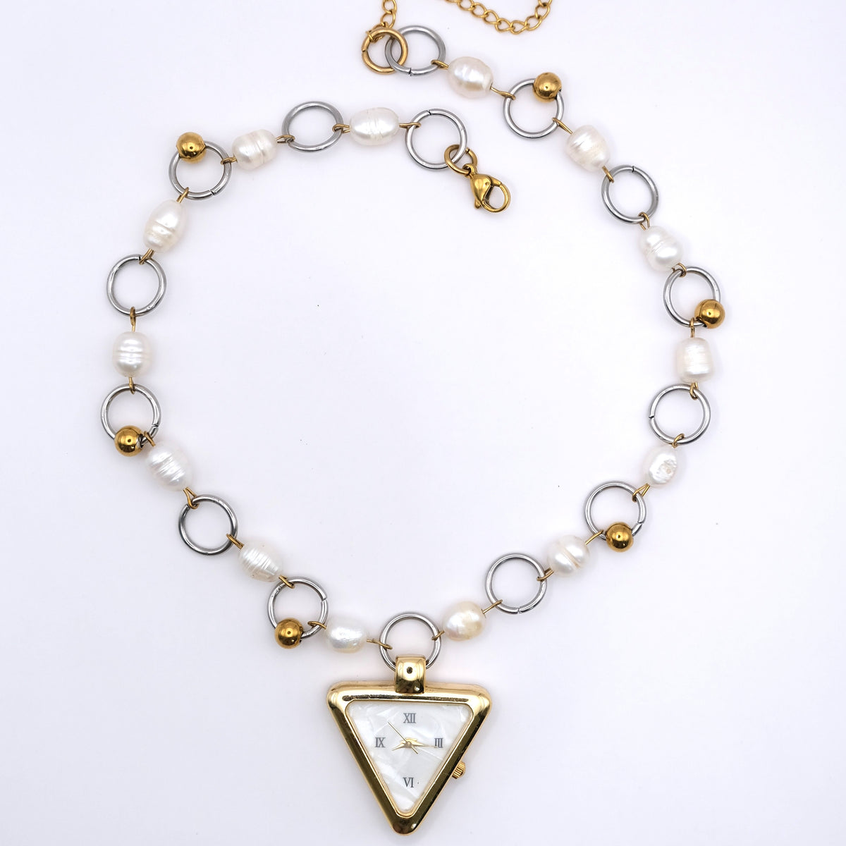 Collier Triangle